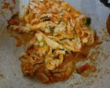 Foto langkah ke 4 dari resep Tumis Jamur Tiram Daun Jeruk.