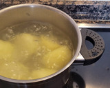 Foto del paso 1 de la receta: Puré de patatas gratinado con dos rellenos diferentes