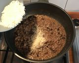 Foto del passaggio 6 della ricetta Risotto al radicchio tardivo sfumato al vino rosso