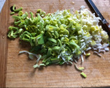 Foto del paso 1 de la receta: Budín de zapallitos italianos, pan y puerros de Patricia