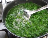 A picture of step 4 of Lehsuni Palak Khichdi.
