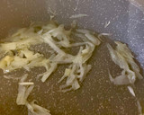 Foto del paso 1 de la receta: Tostadas al horno con cebolla fresca y mahonesa
