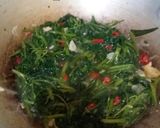 Foto langkah ke 3 dari resep Tumis Kangkung.