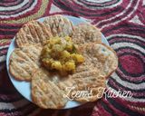 A picture of step 4 of Suji Uttappam or Savoury Pancakes.