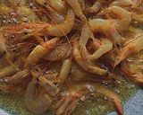 Gambar langkah 2 resipi Udang Kertas Goreng Kunyit 🍤🥗.