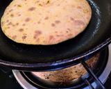 A picture of step 7 of Broccoli Paratha.