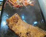 Foto del paso 3 de la receta: Cerdo glaseado y a la cerveza con guarnición