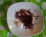 A picture of step 1 of Persian Saffron (Zafaran) sharbat.