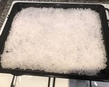 Foto del paso 3 de la receta Lubina a la sal con gulas y patata cocida