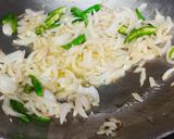 शेजवान नूडल्स(Schezwan noodles recipe in hindi) रेसिपी चरण 3 फोटो
