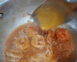 A picture of step 3 of Prawns gravy.