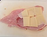 A picture of step 3 of Chicken Cordon Bleu.
