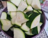 Édesburgonyás cukkinis ragu szejtán Chorizoval (vegán) recept fázis 2 fotója