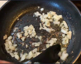 Foto del paso 3 de la receta: Filetes de ternera en salsa con aceitunas