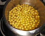 A picture of step 6 of Sattu kachori /chole.