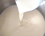 A picture of step 3 of Apple banana soya shake.