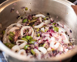 Foto del paso 3 de la receta: Calamares en salsa