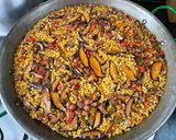 Foto del paso 7 de la receta: Chicharrones de secreto ibérico con setas y arroz en paella