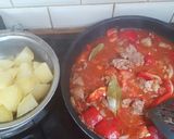 Foto langkah ke 6 dari resep Goulash by CeKitchen.