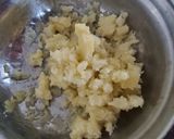 A picture of step 2 of Potato masala puri.