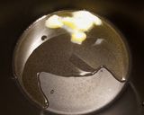 Sült oldalas párolt savanyúkáposztával, hagymás, tört krumplival recept fázis 4 fotója