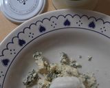 Foto del paso 2 de la receta: Untable de yogur de leche de búfala 🐃, queso azul, nueces y apio 💙 💚🧡para dipear con crudités 🥕🌶️ 🌱