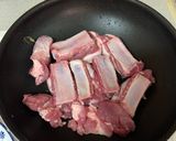 A picture of step 3 of Scallion Braised Pork Ribs.