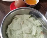 Foto langkah ke 2 dari resep Bingka Roti Kukus Matcha.