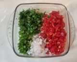 عکس مرحله 2 از دستور سالاد گوجه و گشنیز🥗