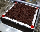 Foto langkah ke 7 dari resep BLACKFOREST KUKUS Ny Liem #recook Teh Lily cake's.