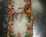 ब्रेड चीज़ पिज़्ज़ा (bread cheese pizza recipe in Hindi) रेसिपी चरण 4 फोटो