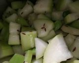A picture of step 2 of Bina masale ki lauki sabji.