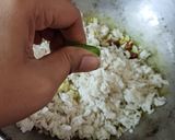 A picture of step 2 of Indori poha.