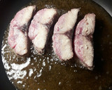 Foto del paso 23 de la receta: Lomo de bonito en salsa de dos tipos de cebolla y ras el hanout