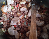 Foto del paso 6 de la receta: Guisito de porotos frutillas con chorizo, panceta y verduras
