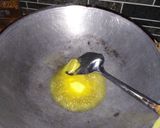 Foto langkah ke 3 dari resep Nasi goreng sisa smalam#berburuclemekemas#resolusi2019.
