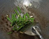 Foto langkah ke 2 dari resep Tumis Kangkung Kacang Panjang.