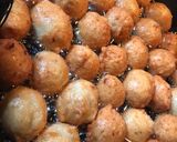 Foto langkah ke 7 dari resep Bakso Goreng Ayam Udang.