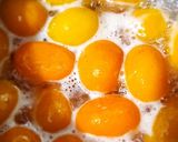 Foto del paso 4 de la receta: Quinotos en almíbar al whisky