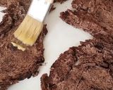 Foto langkah ke 2 dari resep Chocolate Bread Mille-Feuille | kreasi leftover roti tawar coklat.