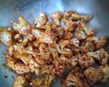 A picture of step 1 of Cauliflower pakoda.