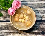 Hình bước làm 2 của món Chè Hạt Sen Nhãn Nhục Nha Đam