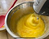 Foto langkah ke 2 dari resep Sponges Cake topping keju.