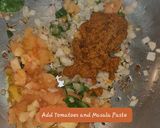 A picture of step 4 of Meen manga curry or raw mango fish curry.