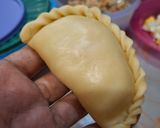 Foto langkah ke 10 dari resep Pastel Renyah Tahan Kres Isi Ragout Ayam.