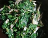 Foto langkah ke 5 dari resep Tumis daun singkong.
