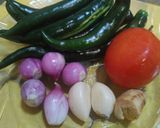 Foto langkah ke 2 dari resep Tumis tongkol suwir cabe ijo.