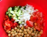 A picture of step 1 of Spicy Garbanzo Mint Salad.