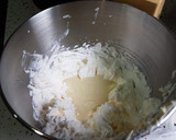 Foto del paso 17 de la receta: Bundt cake de Coco y chocolate blanco// Raffaello or coconut and white chocolate!!