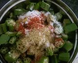A picture of step 2 of Bhindi.